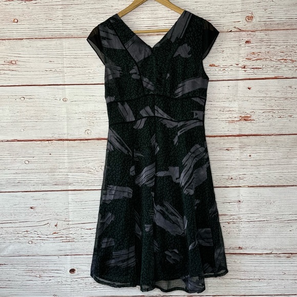 Reiss Loretta Chiffon Flutter Sleeve Dress Green and Black Sz 6 - Picture 8 of 14